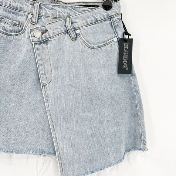 New Blank NYC Sz 24 Asymmetrical Skirt Denim Jean Mini Acid Light Wash Pockets - Picture 4 of 9
